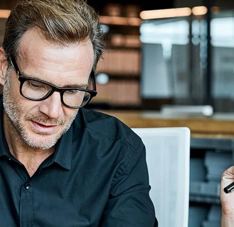 ASA bans “misleading” Huel and ZOE ads endorsed by Dragon’s Den Star